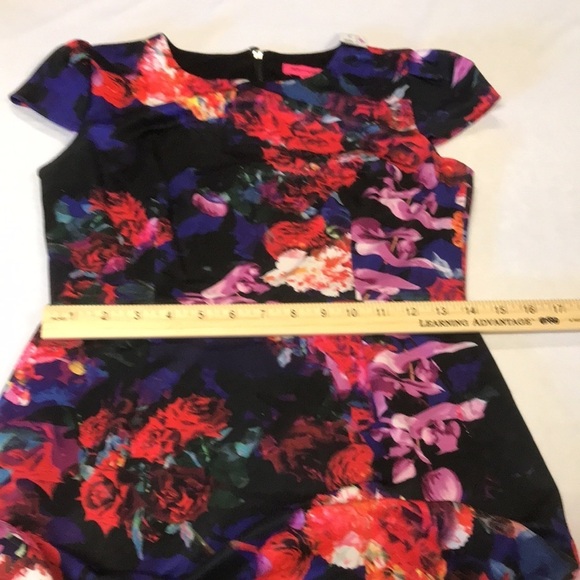 Betsey Johnson women’s midi length floral dress size 6 cap sleeve fully lined - Picture 12 of 13